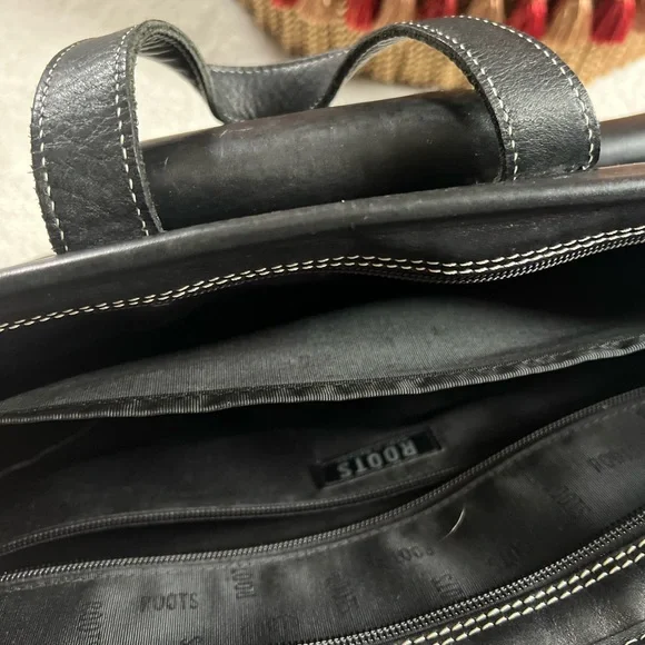 Roots Black Leather Briefcase π¦ - Picture 11 of 16
